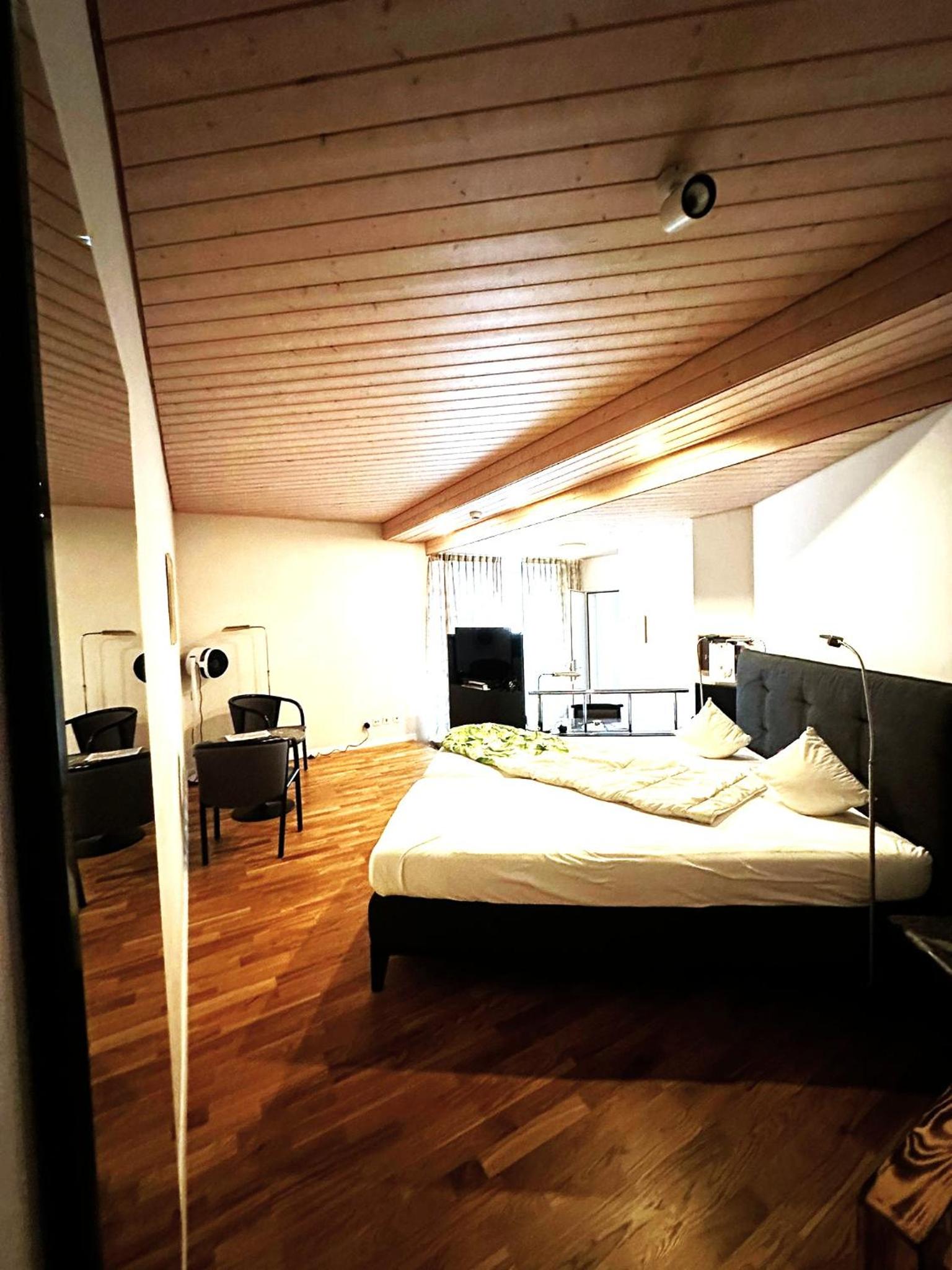 Deluxe Double Room with Balcony - Photo 3