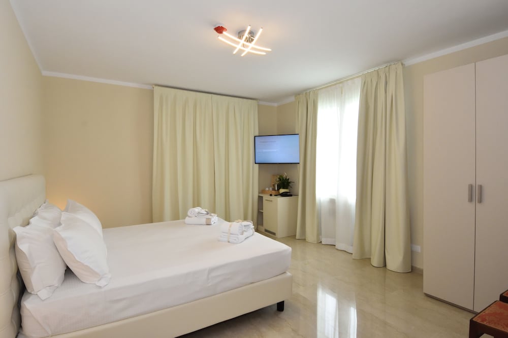 Panoramic Double or Twin Room, 1 King Bed, Hill View (Basic vista giardino - Calla)