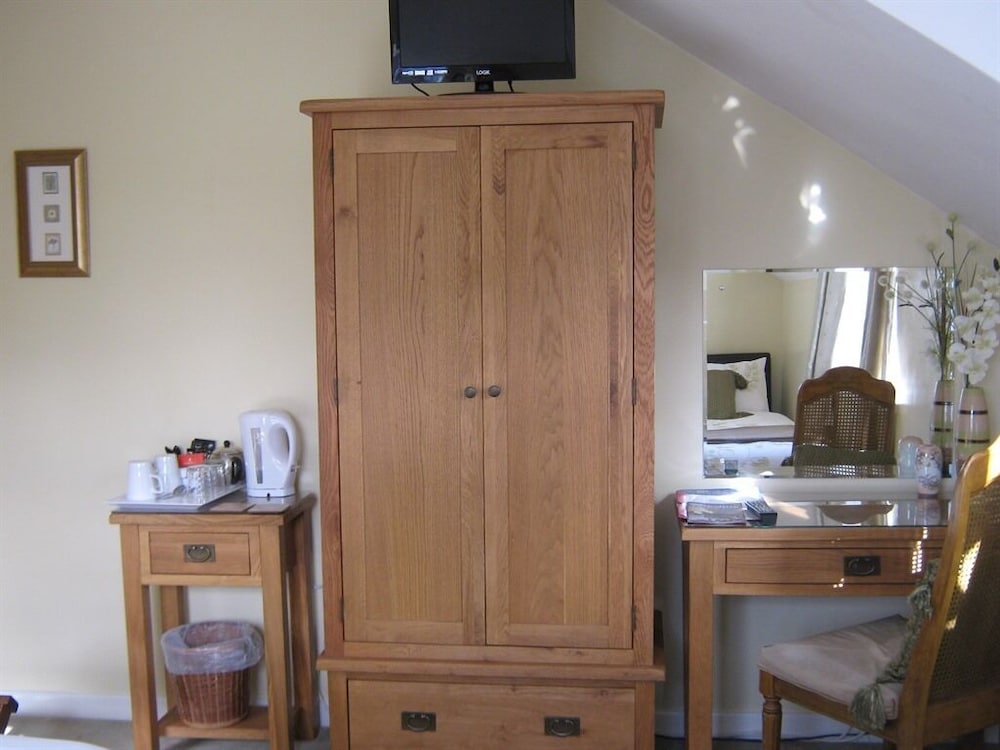 Twin Room, Ensuite photo 2