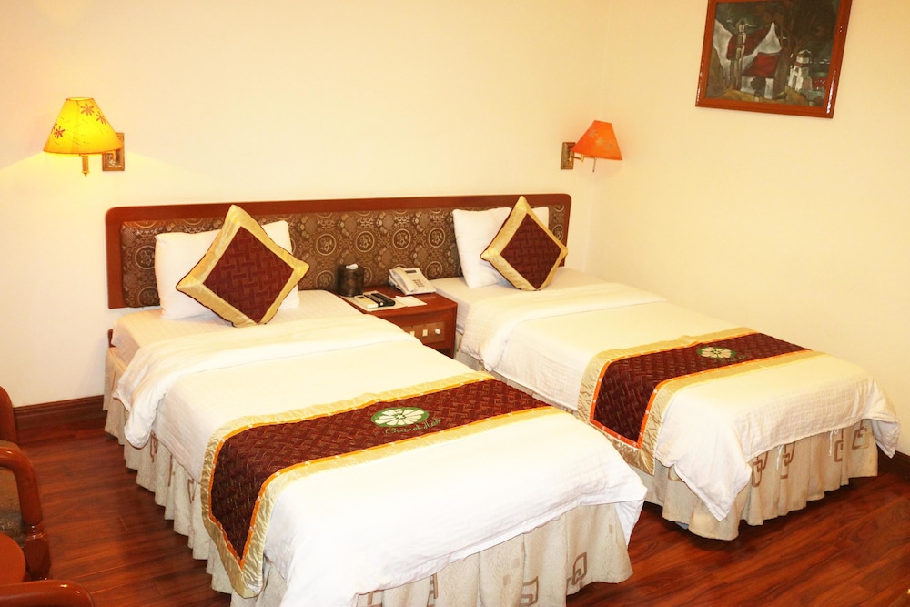 Deluxe Room, Multiple Beds photo 3