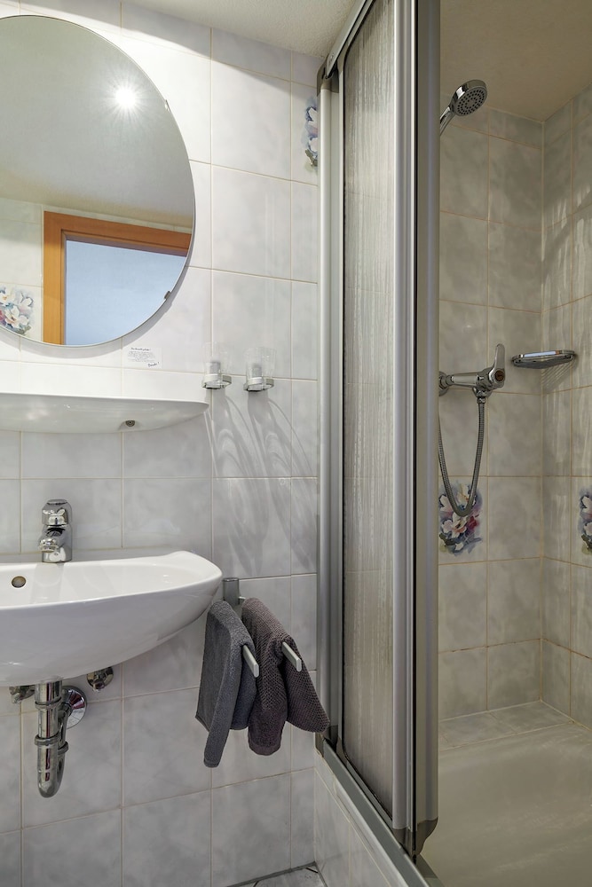 Classic Quadruple Room, 2 Bedrooms, Non Smoking, Mountainside photo 3