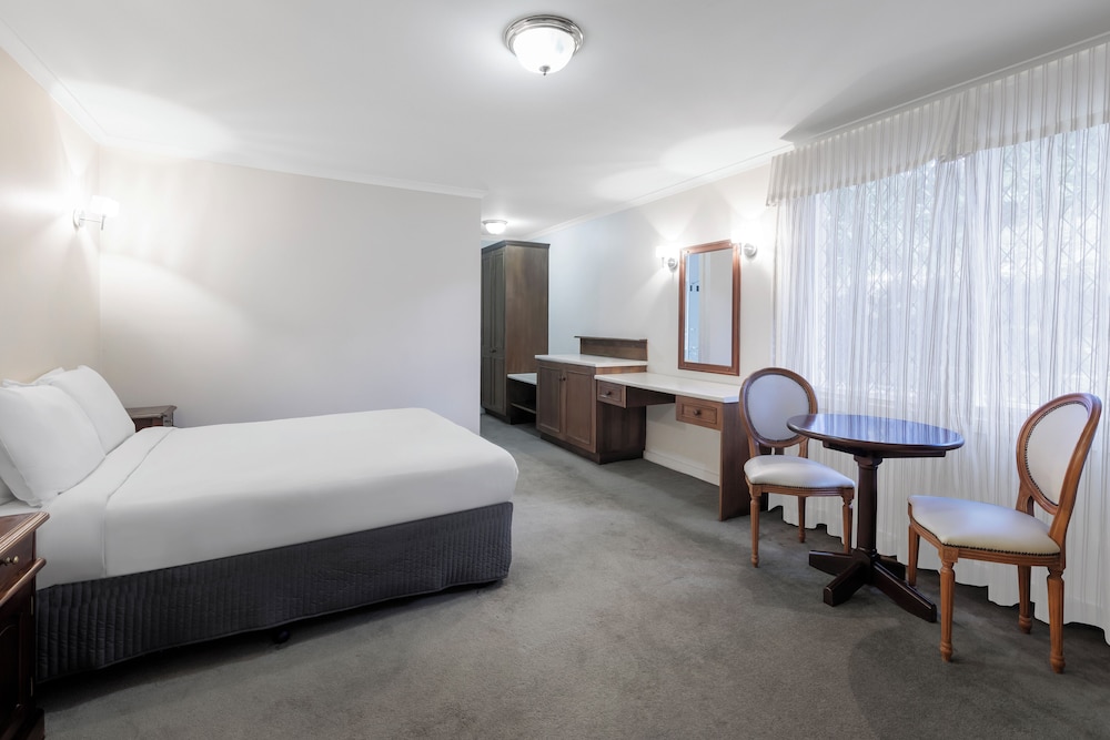 Deluxe Suite, 1 Queen Bed, Ensuite photo 1