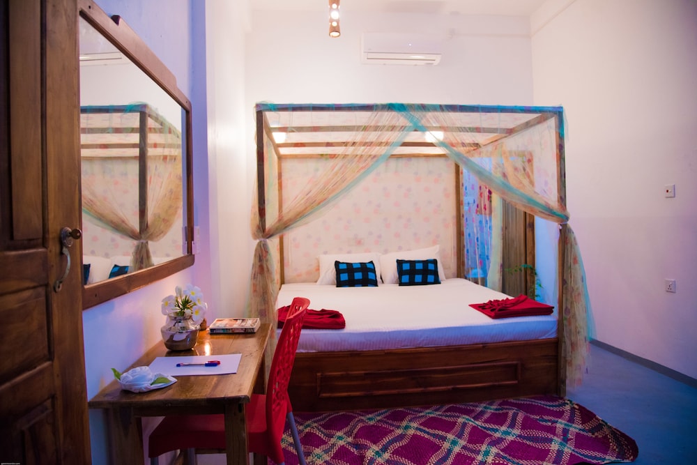 Deluxe Room, 1 King Bed, Accessible, Garden View photo 1