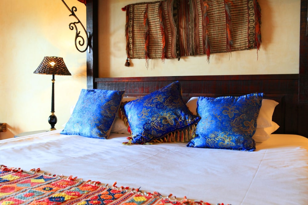 Deluxe Room - Photo 15