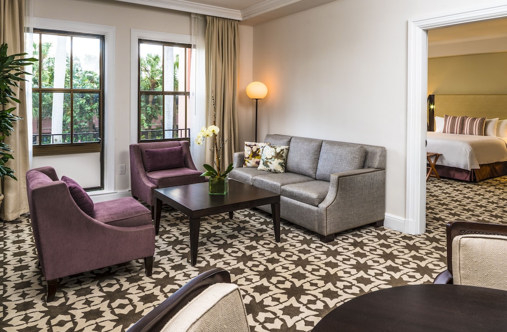 Suite, 1 Bedroom (1 King Bed) - Photo 6