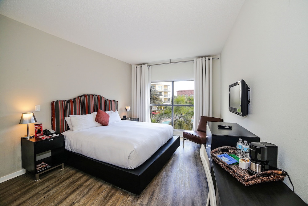 Two Bedroom Suite - Photo 1