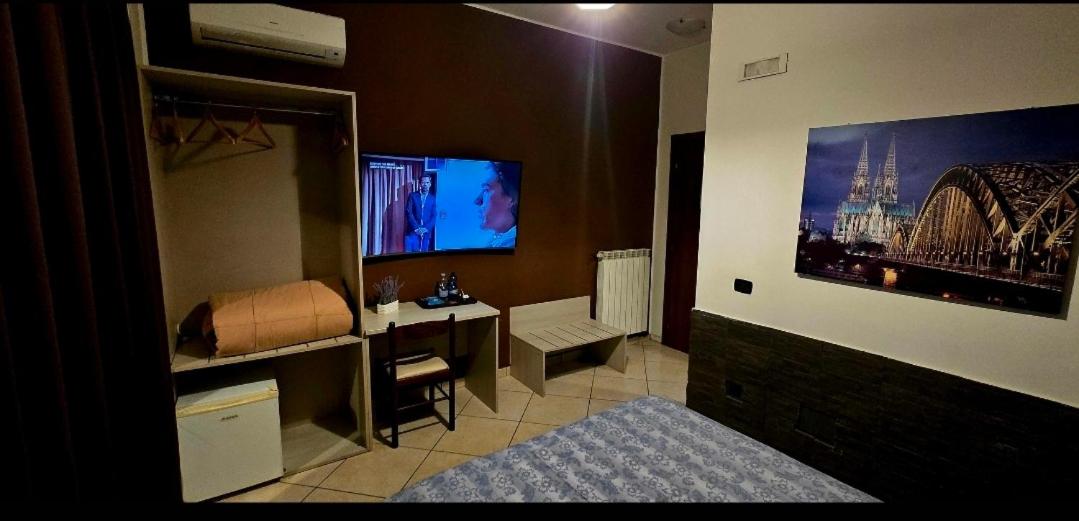 Small Double Room - Photo 8