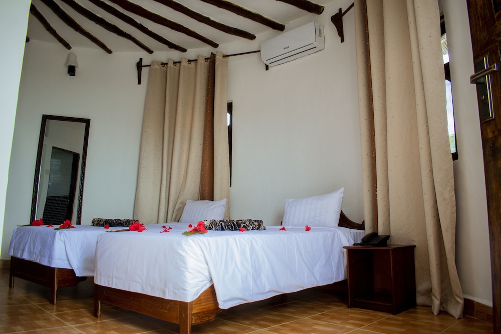 Comfort Bungalow, 1 King Bed, Accessible, Ocean View