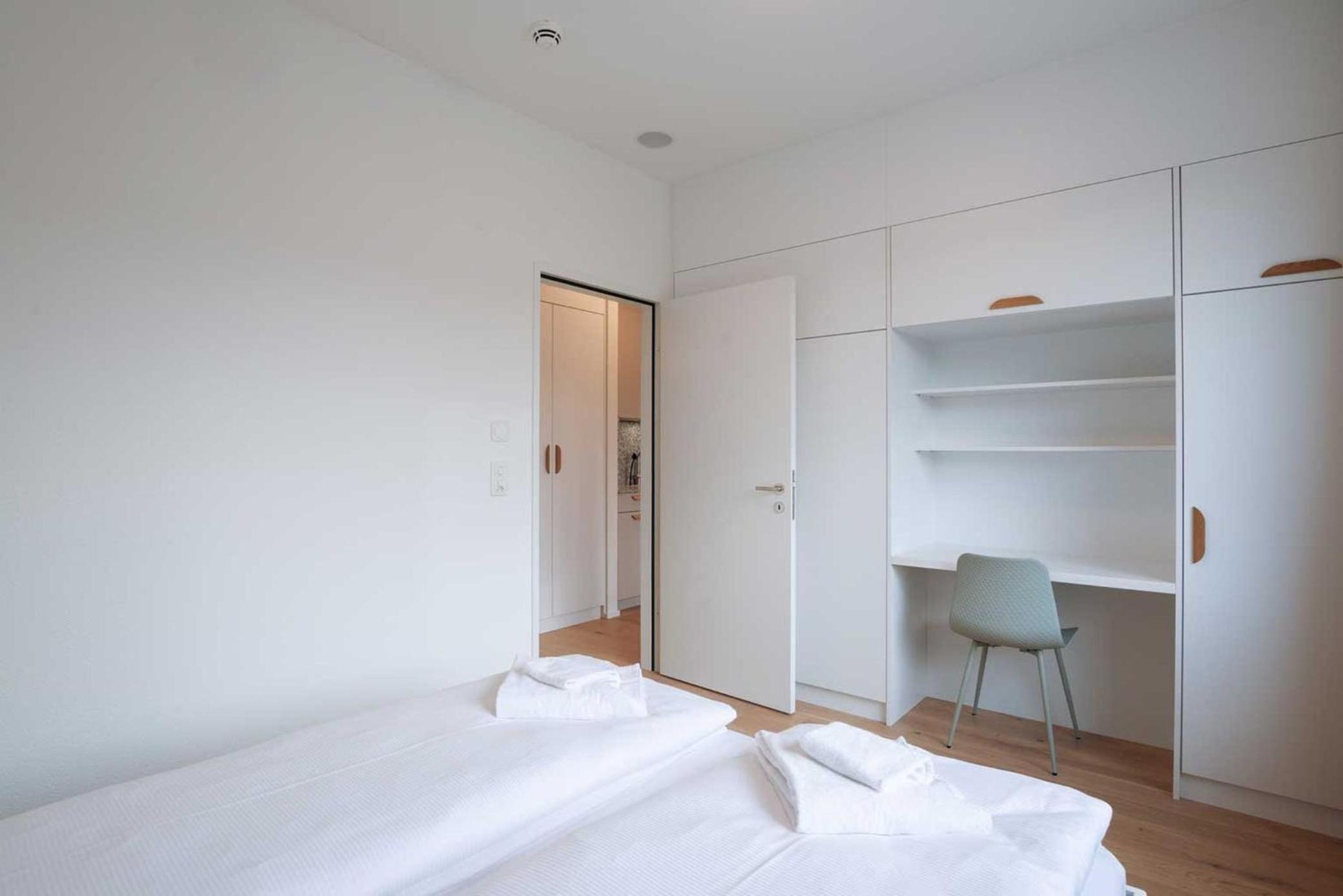One Bedroom Apartment with balcony W - Photo 10