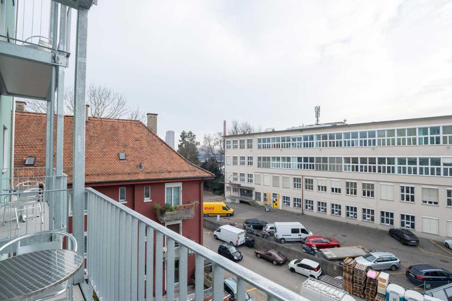 One Bedroom Apartment with balcony W - Photo 14