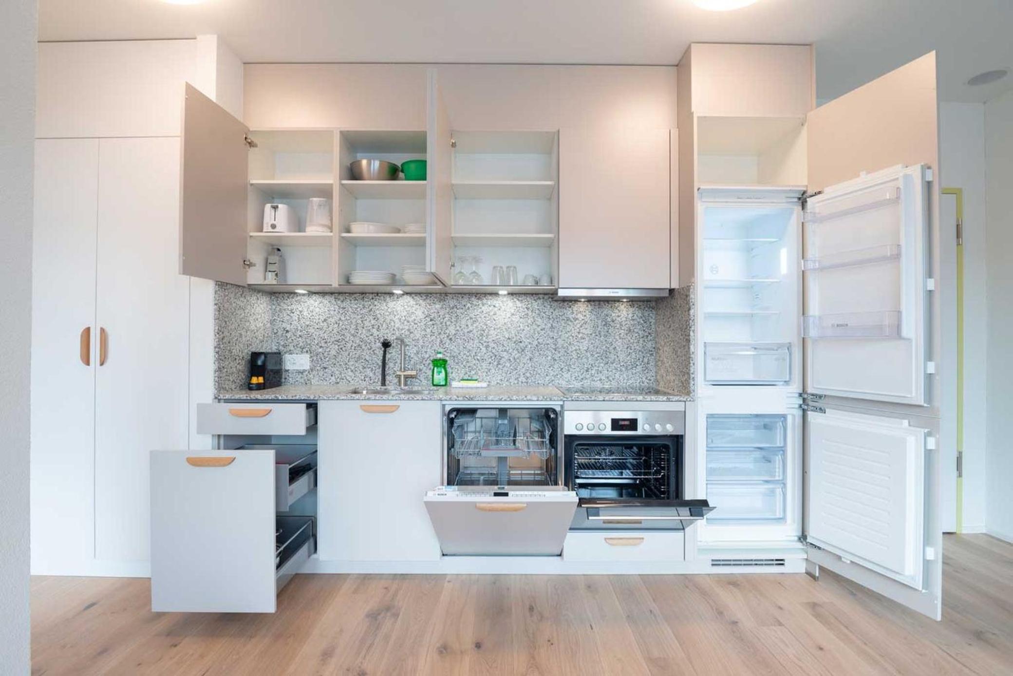 One Bedroom Apartment with balcony W - Photo 12