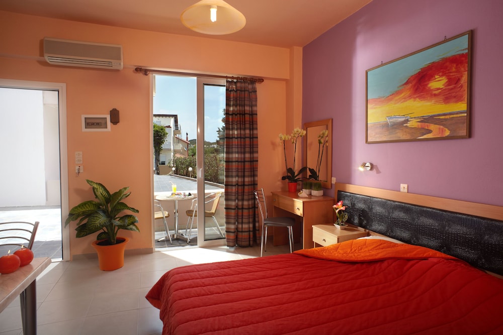 Studio, Pool View (2 Adults)