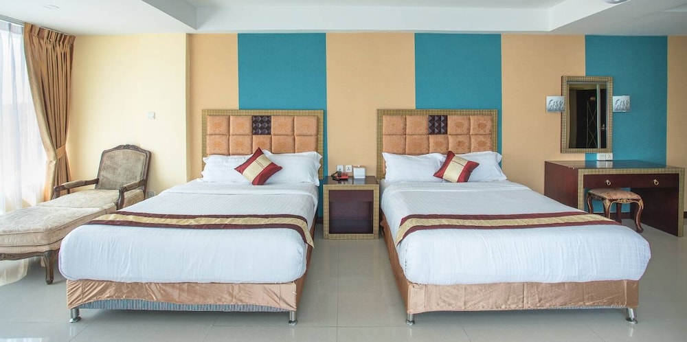 Deluxe Double Room, 2 Queen Beds - Photo 1