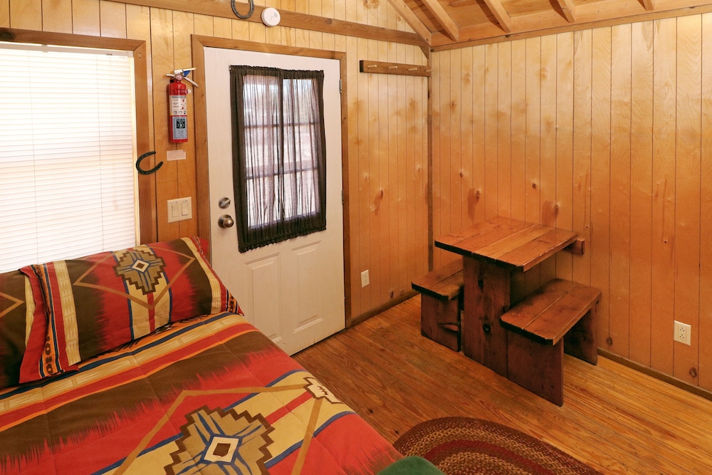 Deluxe Cabin - Full Bed photo 3
