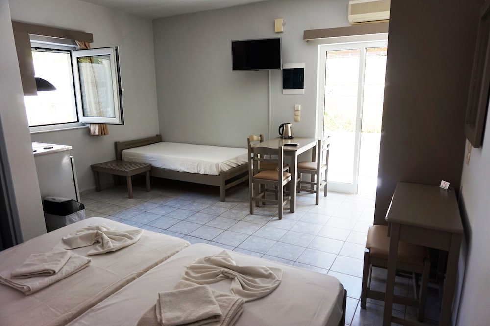 Basic Double or Twin Room, Ground Floor photo 2