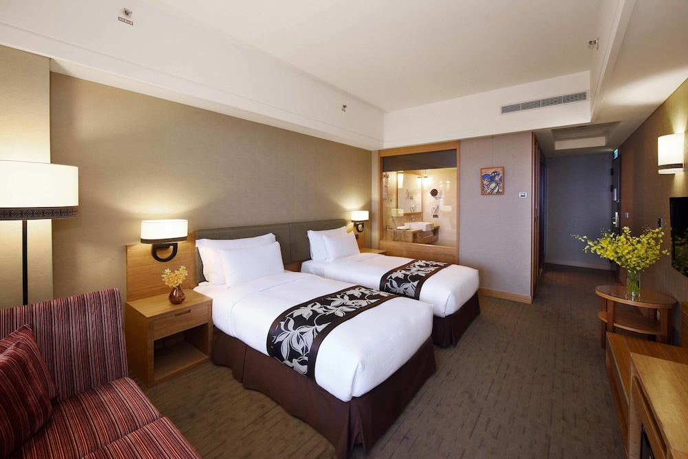 Superior Twin Room ( City View) - Photo 1