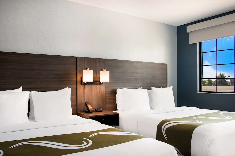 Standard Room, 2 Queen Beds, Non Smoking - Photo 7