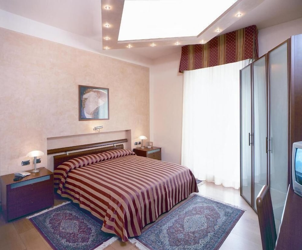 Romantic Double or Twin Room photo 2