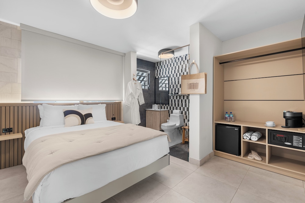 Superior Room, 1 Queen Bed
