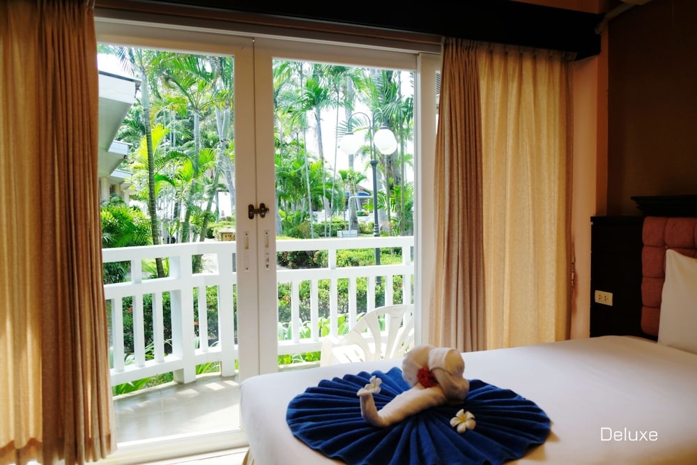 Deluxe Room - Photo 8