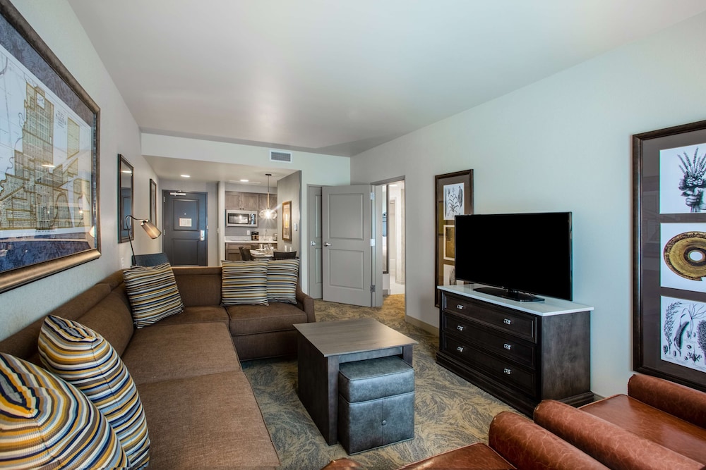 Suite, Multiple Beds, Accessible (Roll-In Shower) - Photo 5