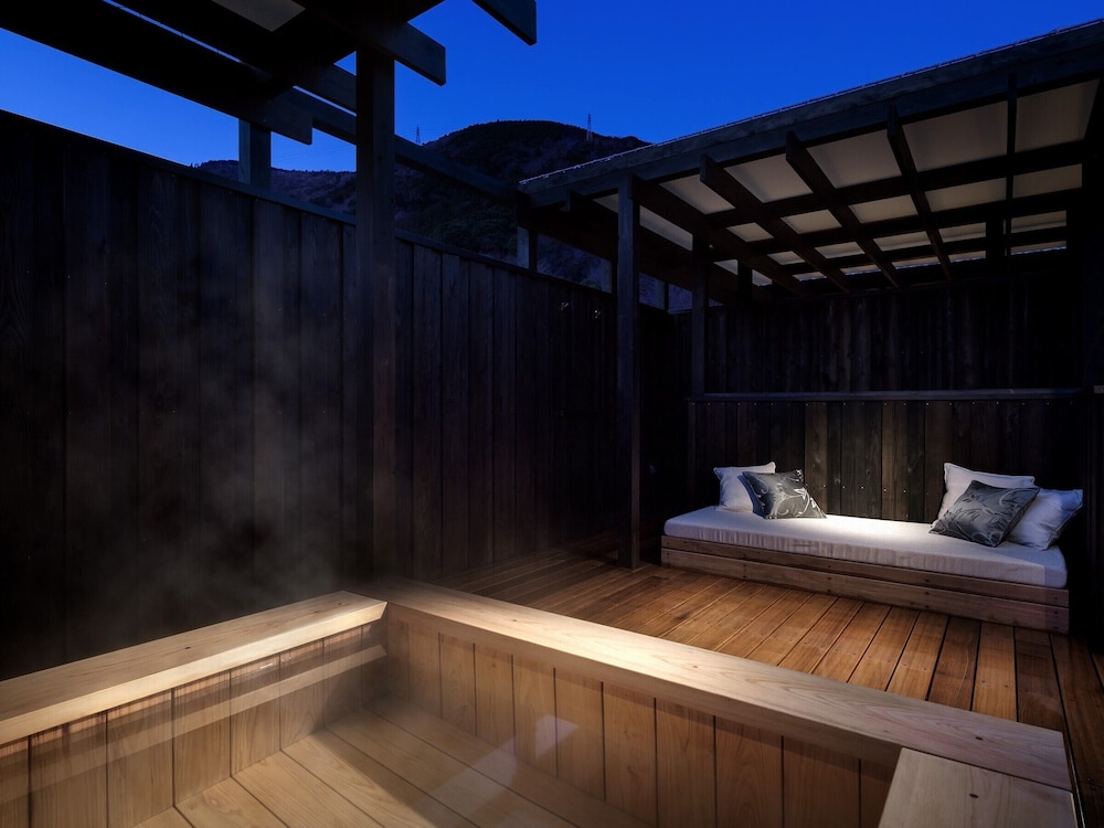 Executive Twin Room with Roof Top Open Air Bath