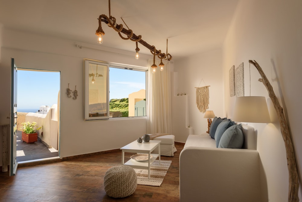 Superior Apartment, Sea View (Cave)