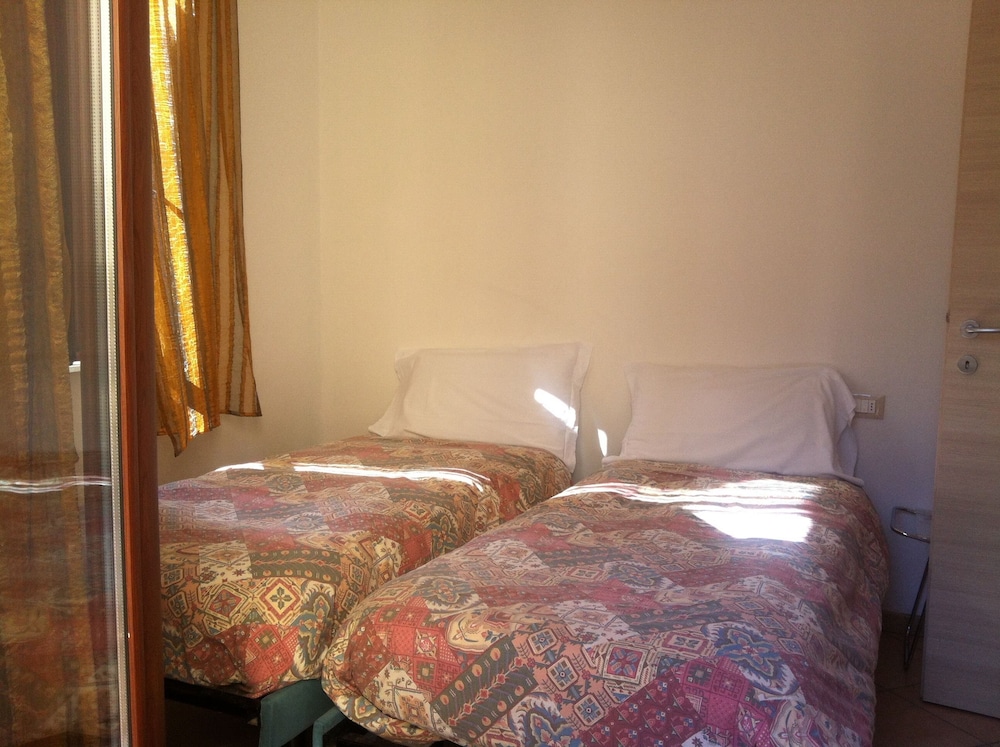Apartment, 2 Bedrooms, Terrace photo 3