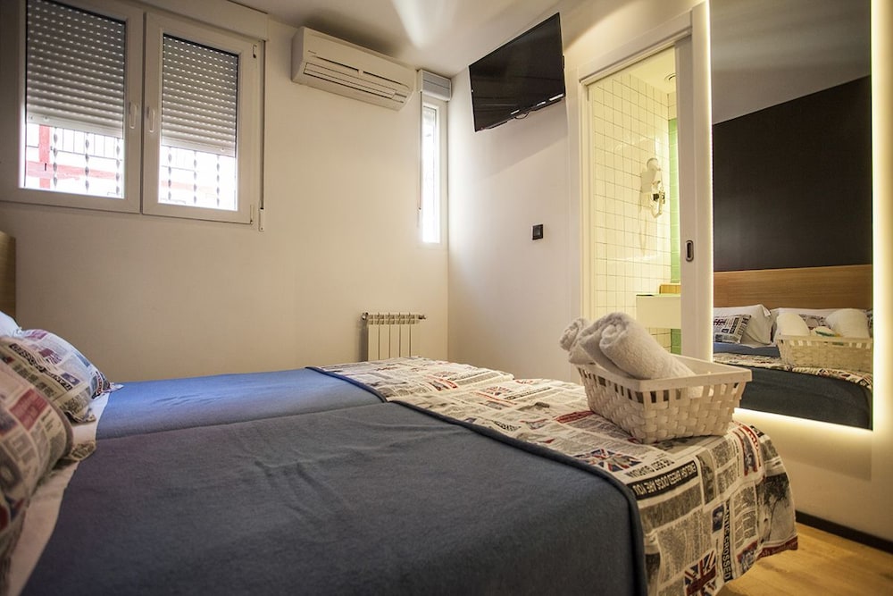 Economy Double Room photo 3