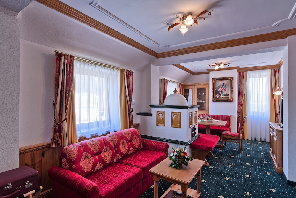 Superior Suite, 1 Double Bed with Sofa bed - Photo 7