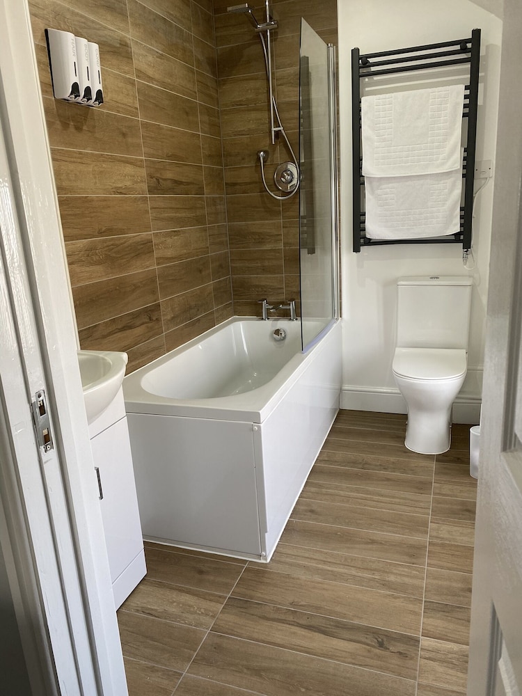 Luxury Twin Room, Ensuite - Photo 32