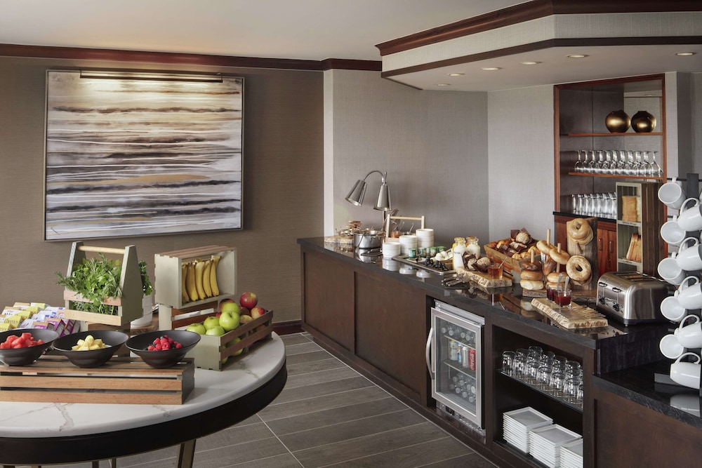 Executive Room, 1 King Bed, Club Lounge Access (King Room-Club Level, Closed Weekends)