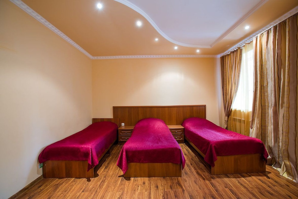 Standard Triple Room photo 2