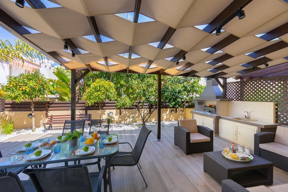 Villa photo 3