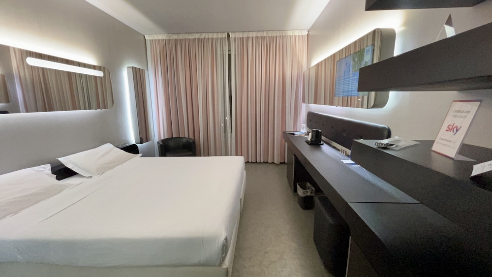 Classic Double or Twin Room, Ground Floor - Photo 1