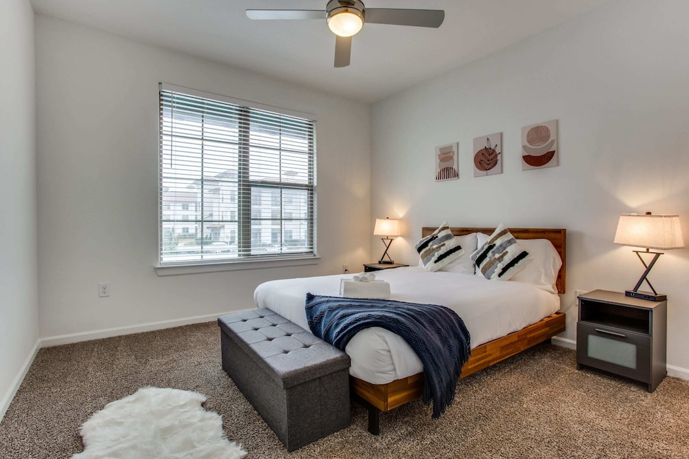 Apartment, 1 Queen Bed With Sofa Bed photo 1