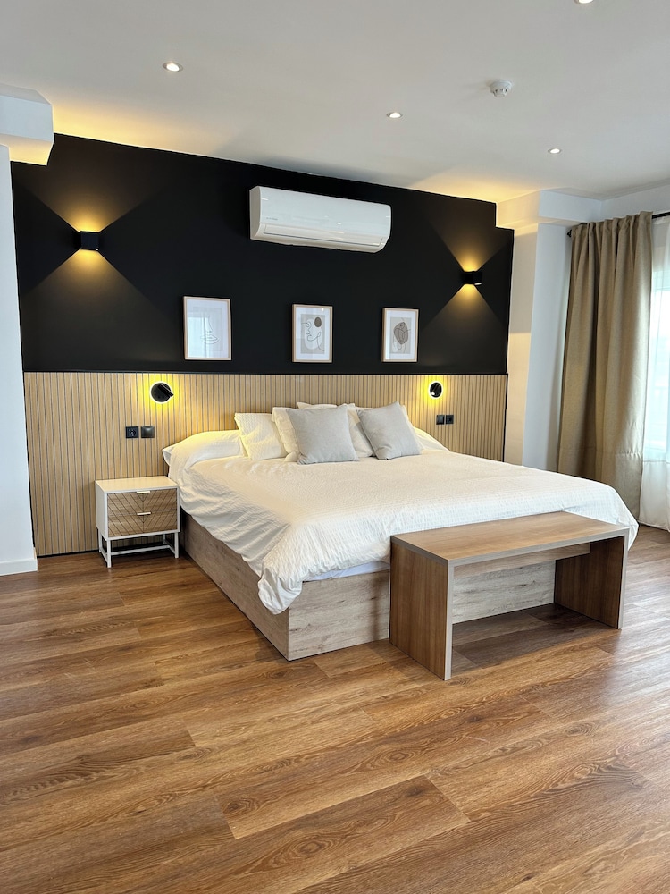 Deluxe Studio Suite, 1 Bedroom, Sea View - Photo 1