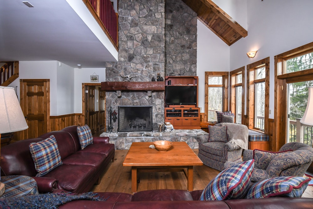 House, 5 Bedrooms, Fireplace photo 2