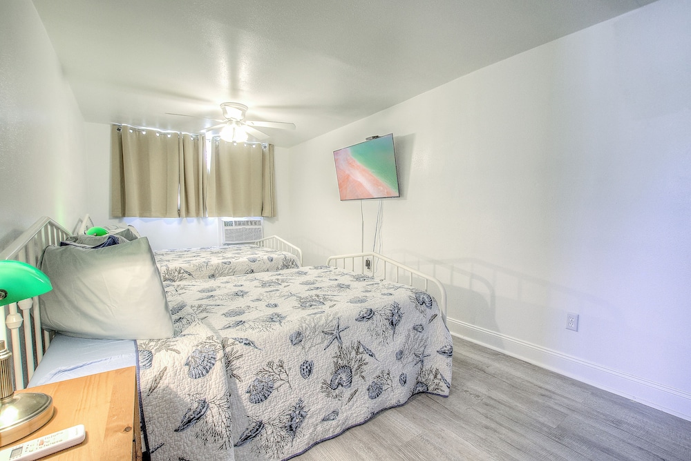 Comfort Studio Suite, Non Smoking, Kitchen photo 2