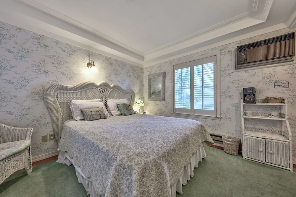 Signature Room, 1 Queen Bed (Silverado) photo 1