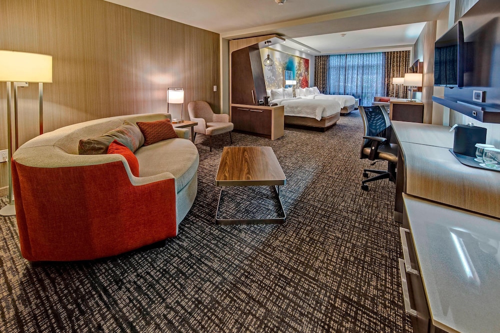 Suite, Multiple Beds photo 1