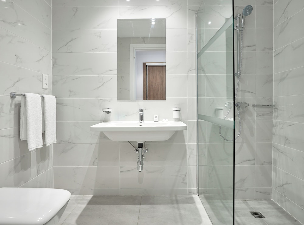 Design Double or Twin Room, 1 Bedroom, Partial Sea View photo 3