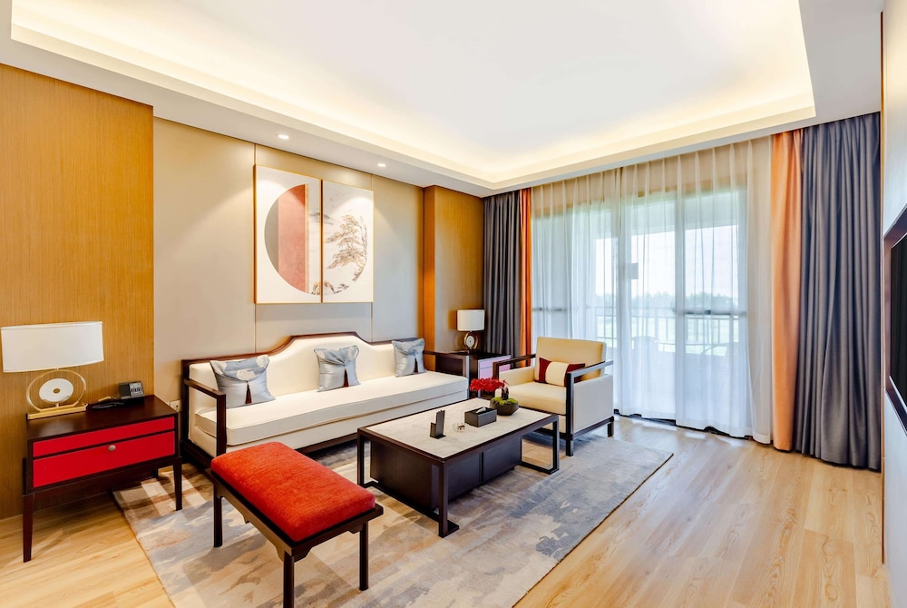 Superior Room, 1 King Bed, Smoking