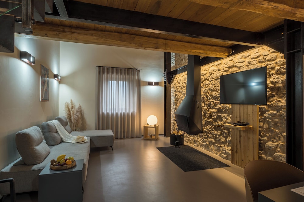 Signature Suite