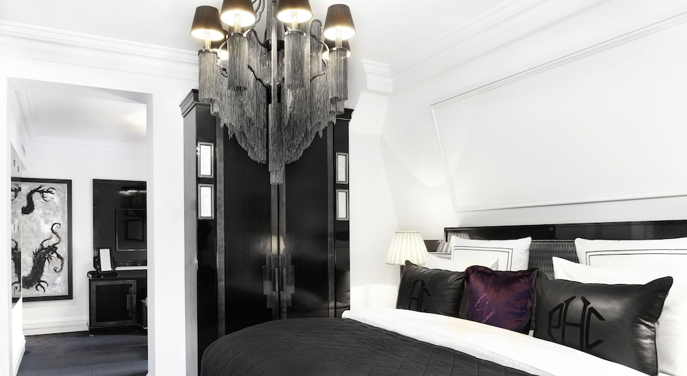 Premium Suite (designed by PATRICK HELLMANN) photo 2