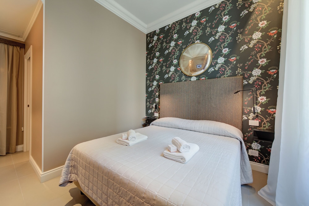 Honeymoon Apartment, 1 Bedroom, Sea Facing (Boutique Central Mina)