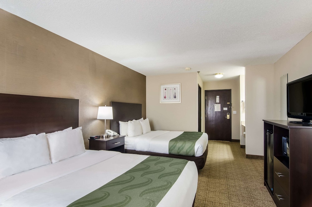 Standard Room, 2 Queen Beds, Non Smoking - Photo 2
