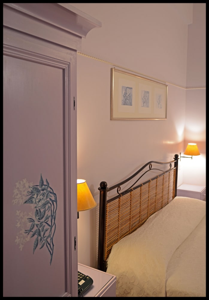 Economy Double Room photo 2