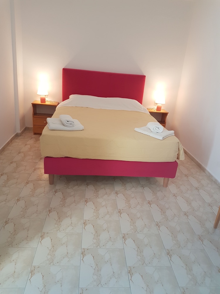 Single Room, Garden View