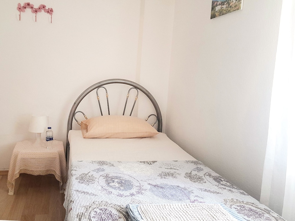 Condo, 2 Bedrooms, Sea View, Garden Area (5 No) photo 3